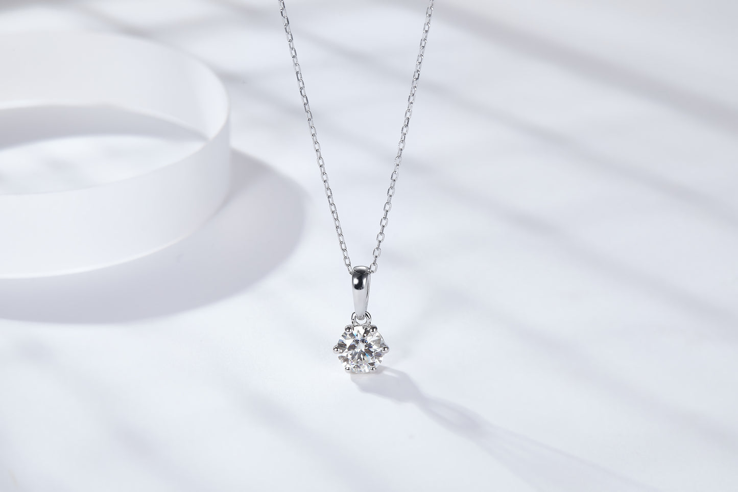 [TW] [#Link 65] 2 Carat Classic Six Claws Round Shape S925 Sterling Silver Mossanite Necklace