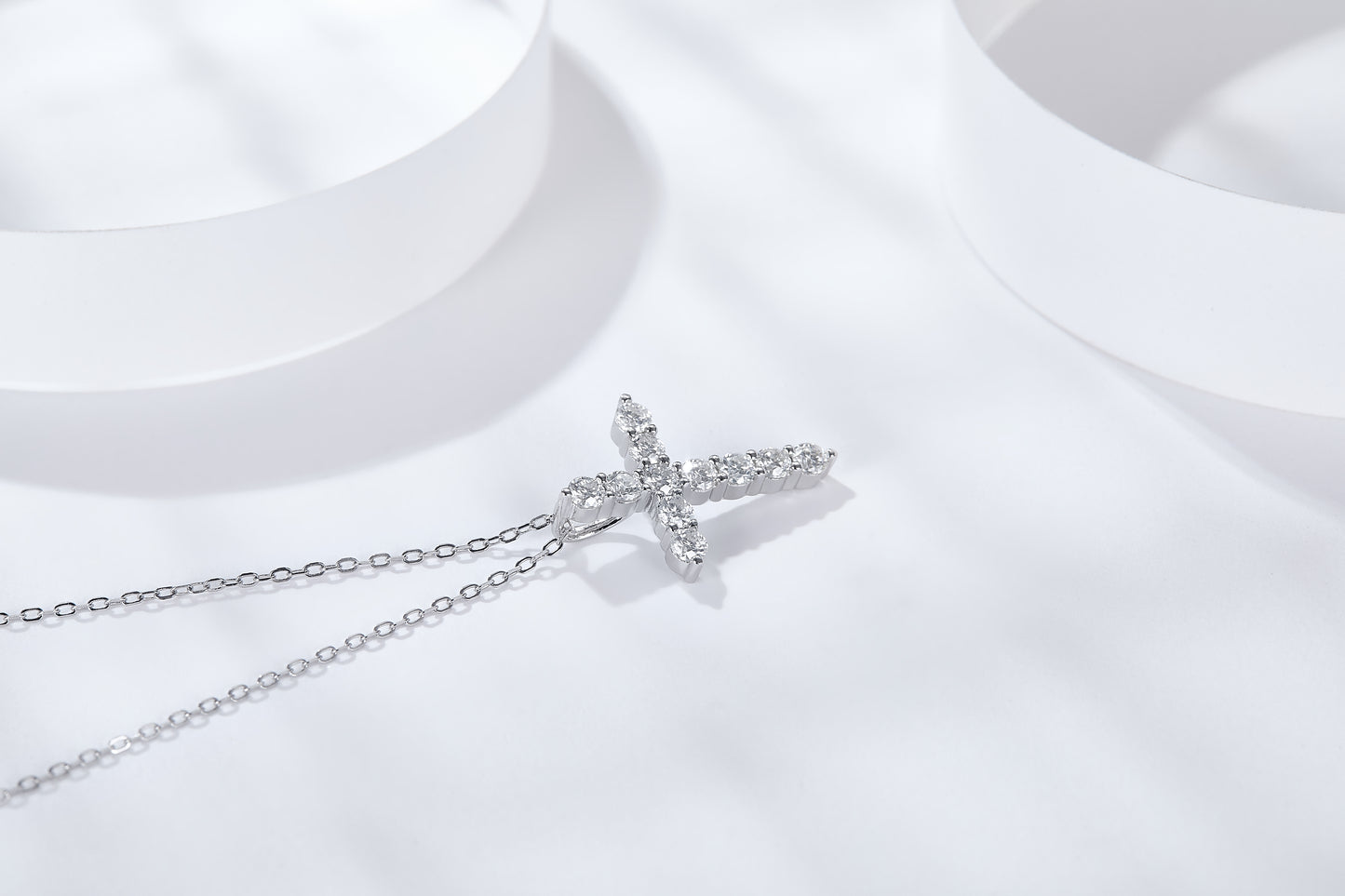 [TW] [#Link 75] Cross Shape S925 Sterling Silver Mossanite Necklace