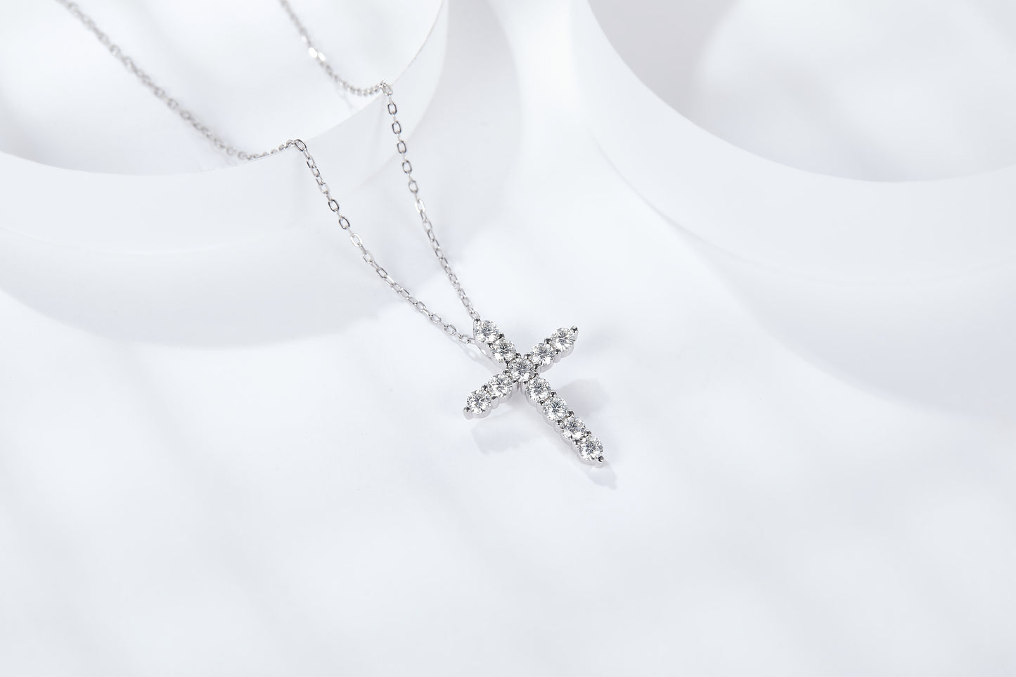 [TW] [#Link 75] Cross Shape S925 Sterling Silver Mossanite Necklace