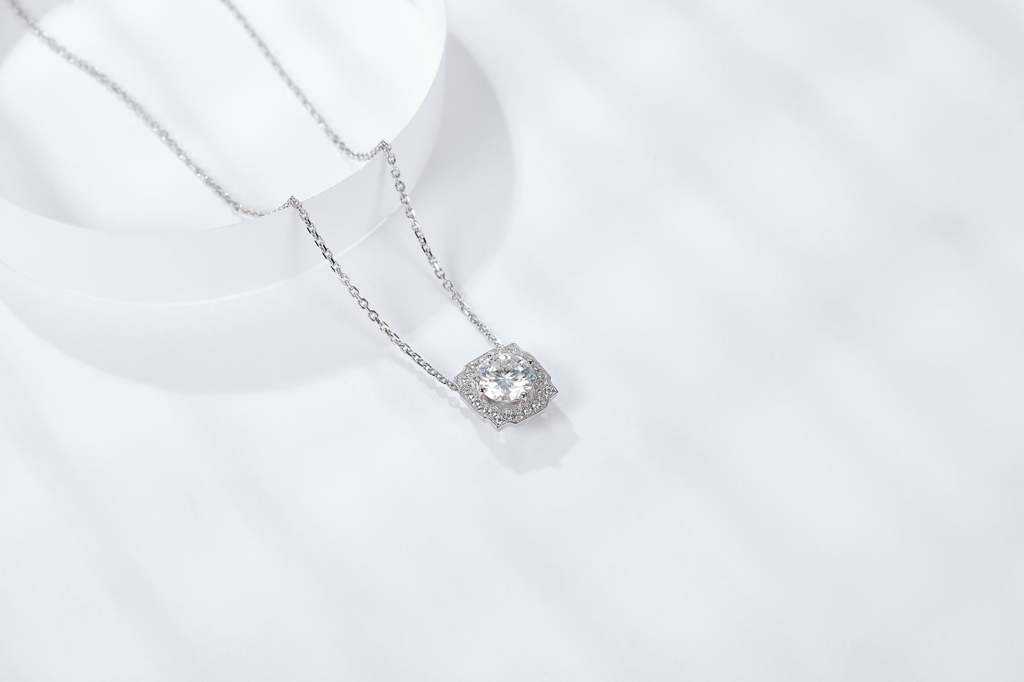 [TW] [#Link 64] 1 Carat  Round Shape S925 Sterling Silver Mossanite Necklace