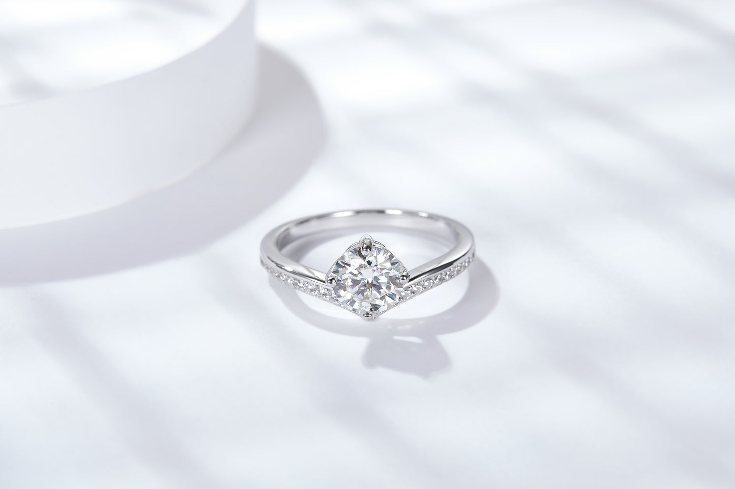 [TW] [NEW ARRIVAL][#Link 09] 2 Carat Princess Crown ring  S925 Sterling Silver Moissanite Ring