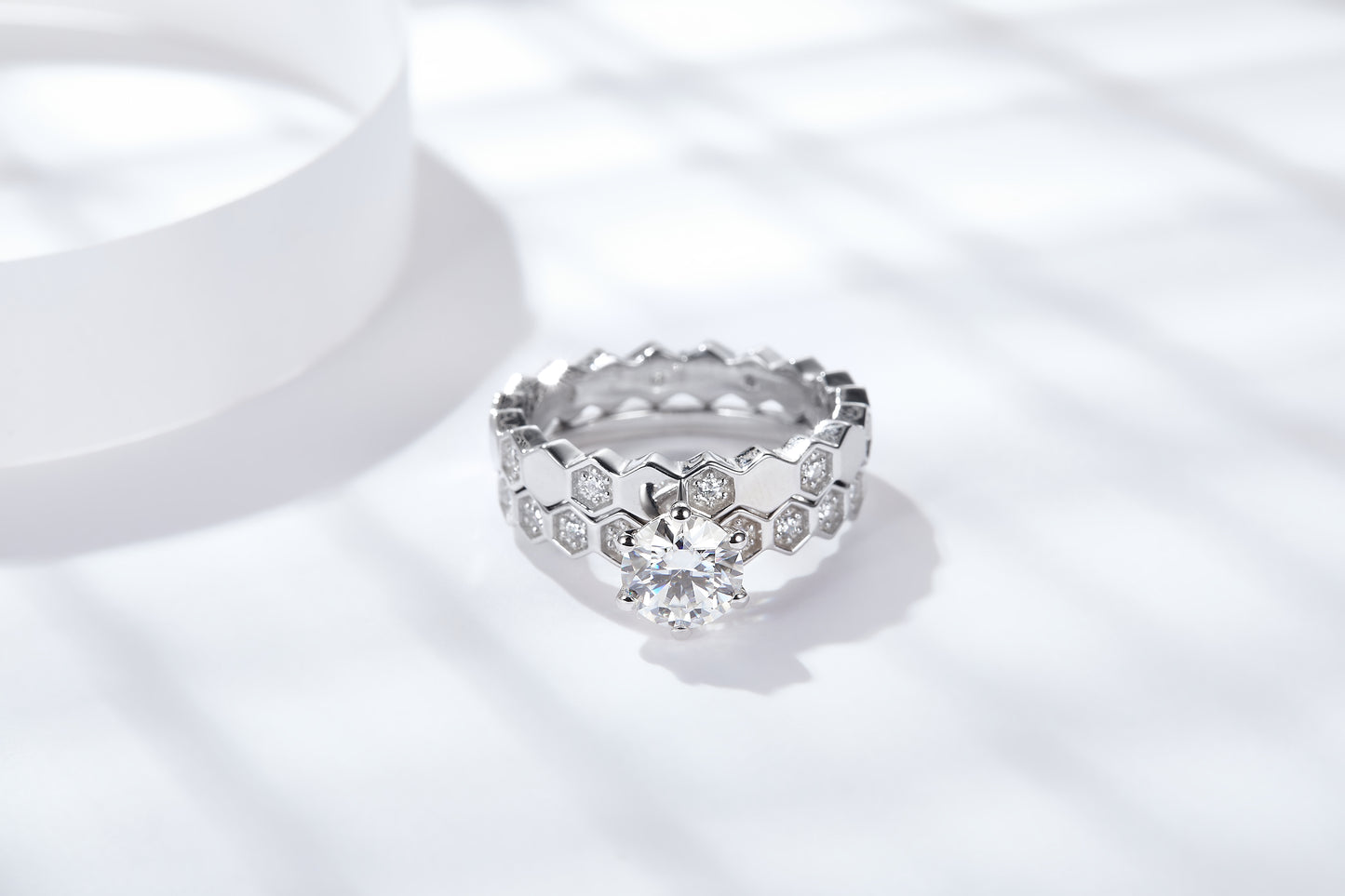 [TW] [NEW ARRIVAL][#Link 07] 2 Carat honeycomb ring  S925 Sterling Silver Moissanite Ring