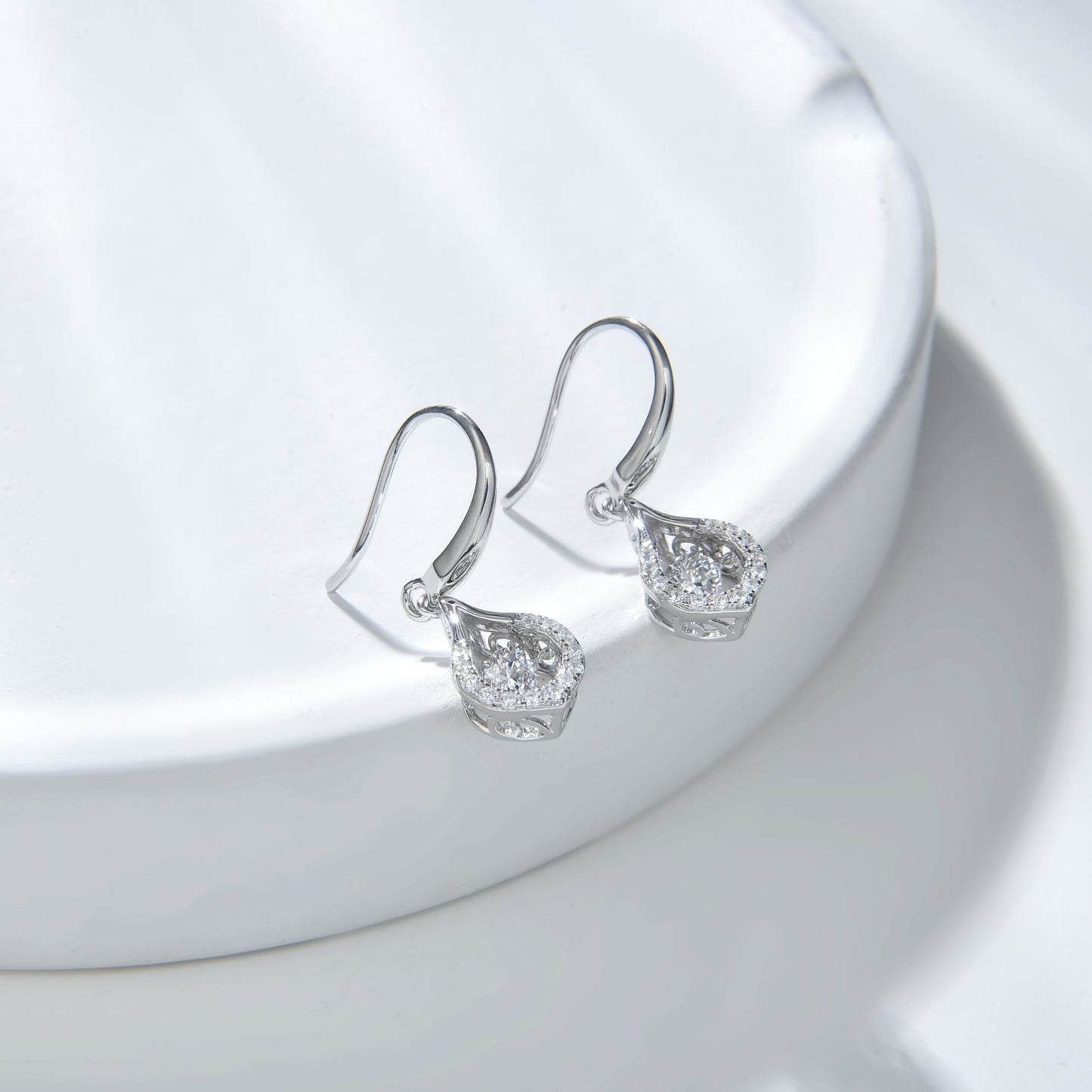 [TW] [#Link 58] Fallen leaves Shape 0.3 Carat S925 Sterling Silver Mossanite Earrings