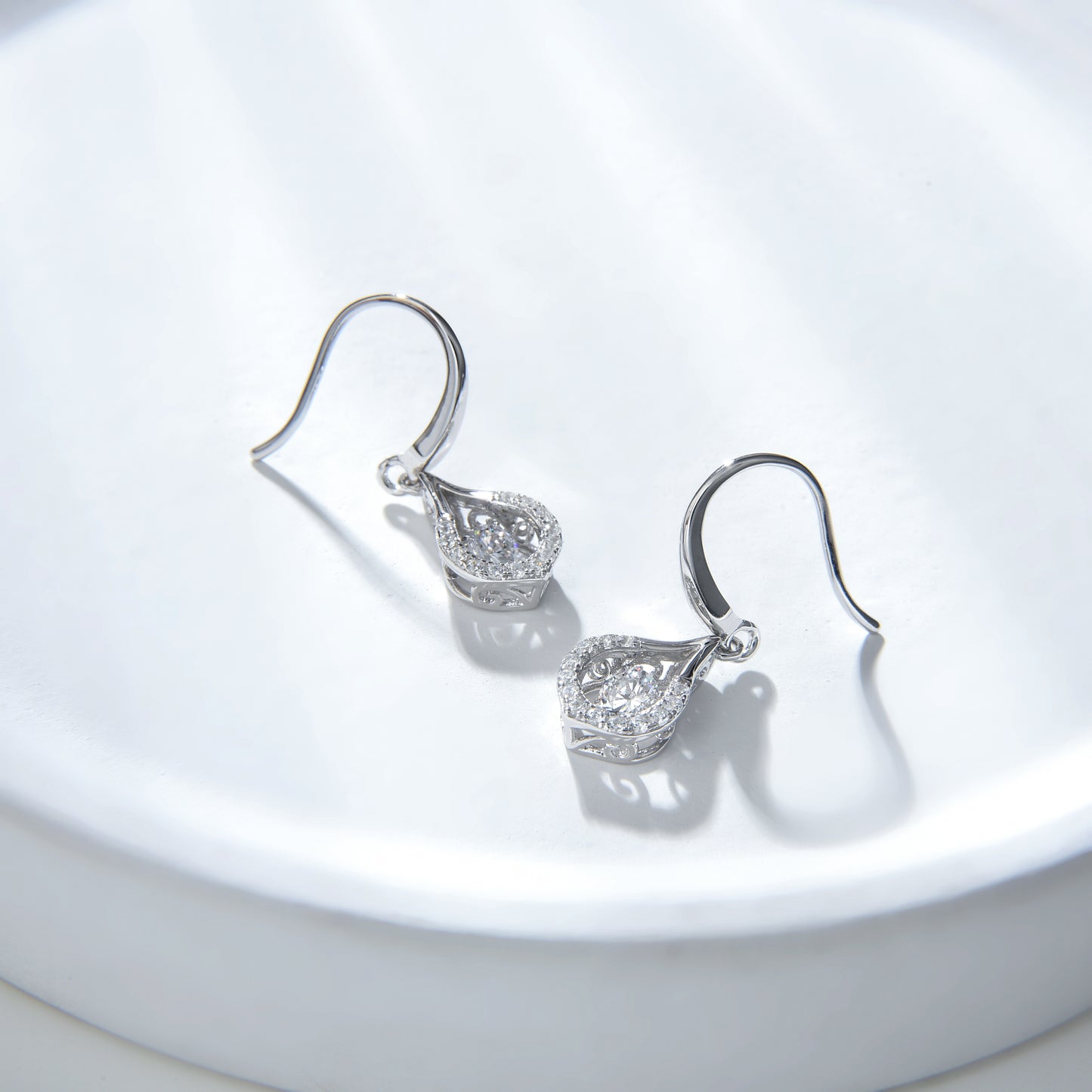 [TW] [#Link 58] Fallen leaves Shape 0.3 Carat S925 Sterling Silver Mossanite Earrings