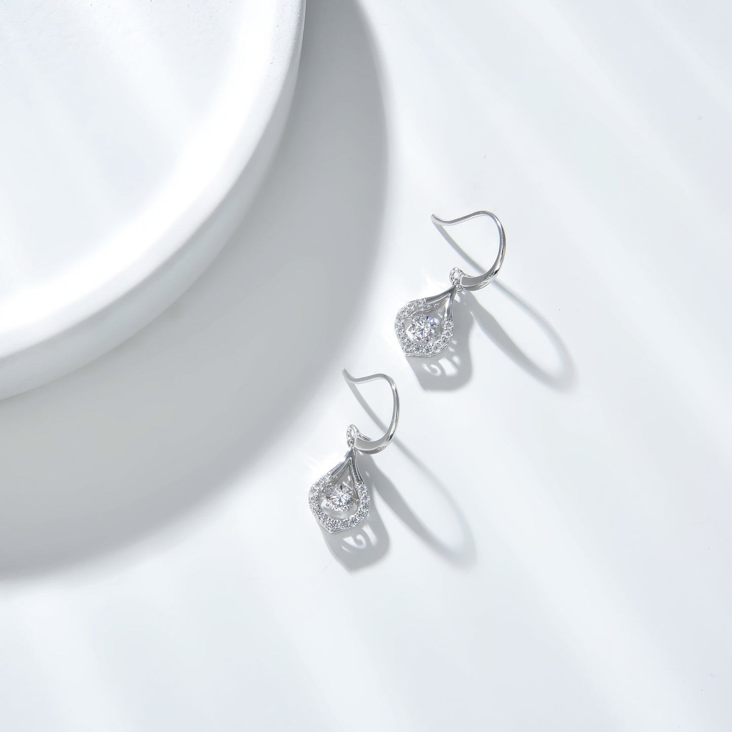 [TW] [#Link 58] Fallen leaves Shape 0.3 Carat S925 Sterling Silver Mossanite Earrings