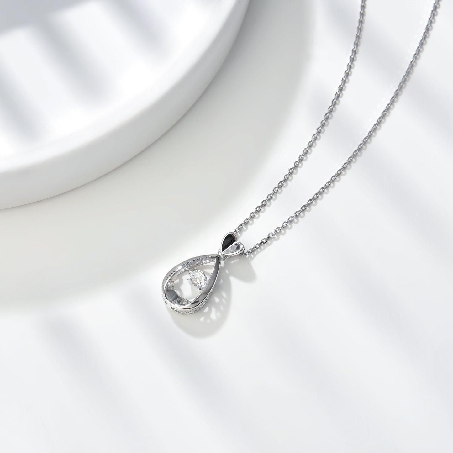 [TW] [#Link 72] Heart Drop Shape 0.3 Carat S925 Sterling Silver Mossanite Necklace