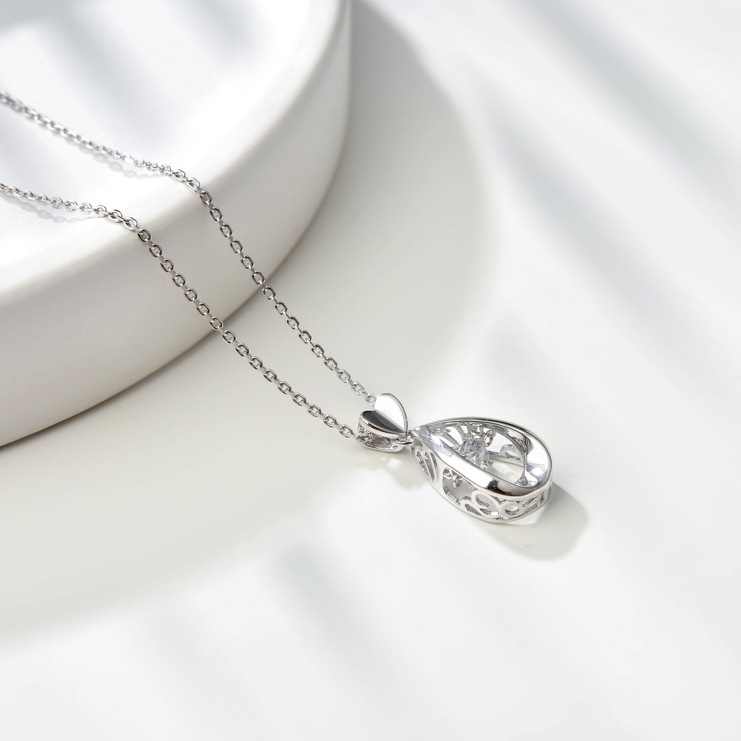 [TW] [#Link 72] Heart Drop Shape 0.3 Carat S925 Sterling Silver Mossanite Necklace