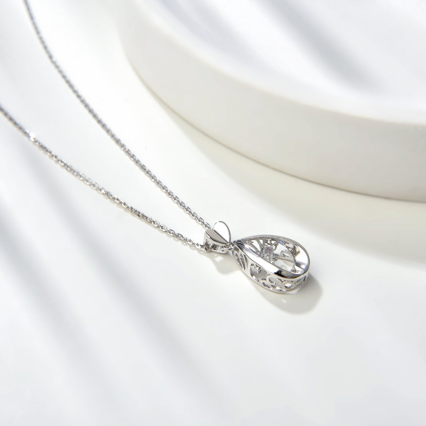 [TW] [#Link 72] Heart Drop Shape 0.3 Carat S925 Sterling Silver Mossanite Necklace