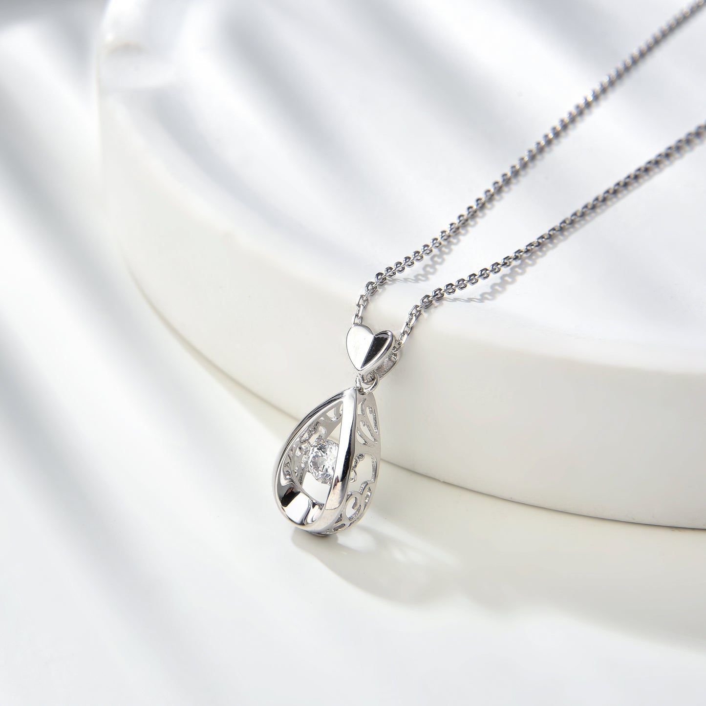 [TW] [#Link 72] Heart Drop Shape 0.3 Carat S925 Sterling Silver Mossanite Necklace