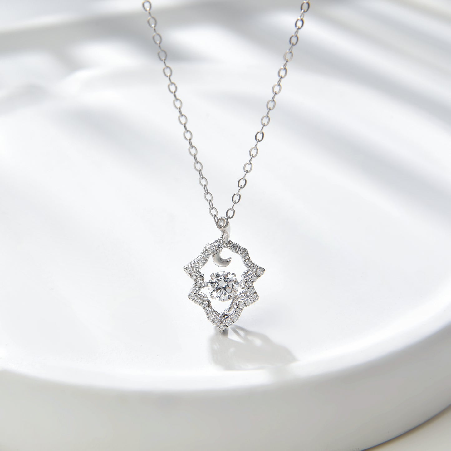 [TW] [#Link 56] Leaf Shape 0.5 Carat S925 Sterling Silver Mossanite Necklace