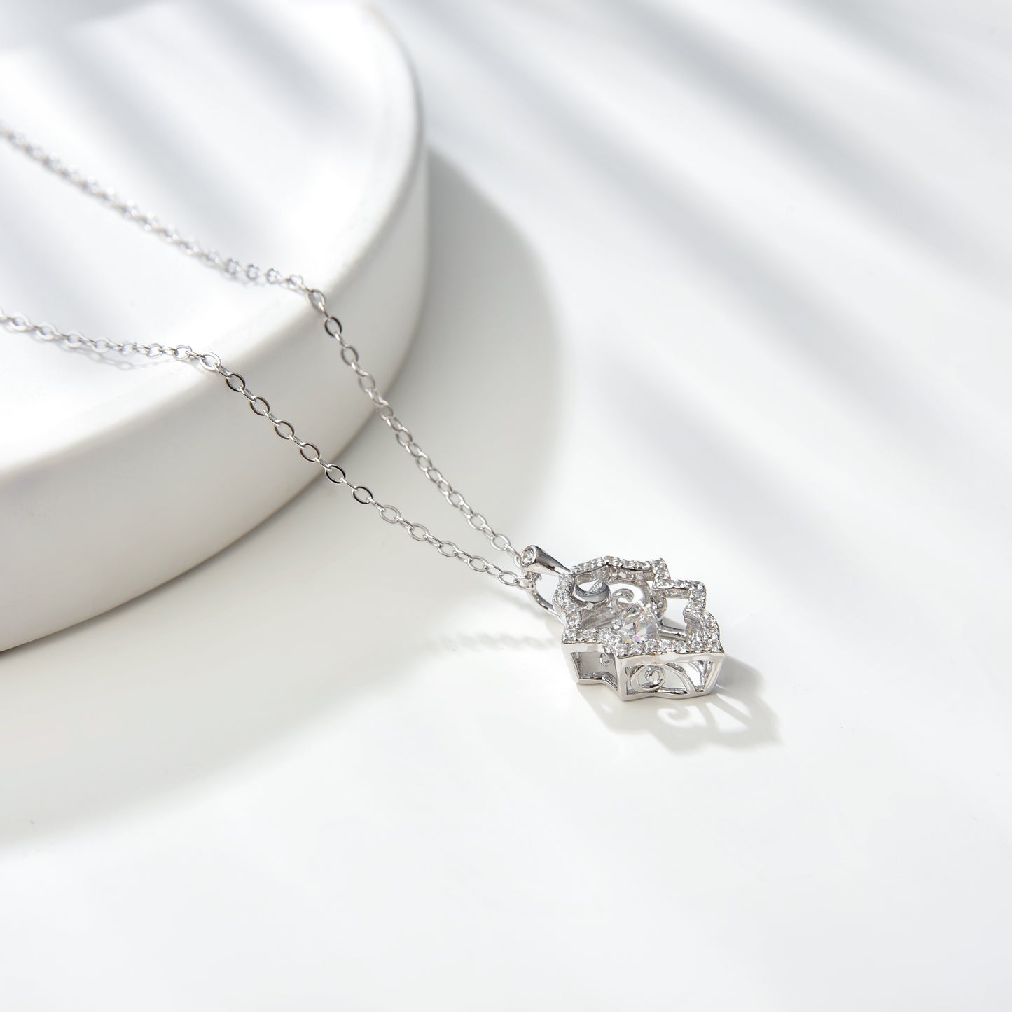 [TW] [#Link 56] Leaf Shape 0.5 Carat S925 Sterling Silver Mossanite Necklace