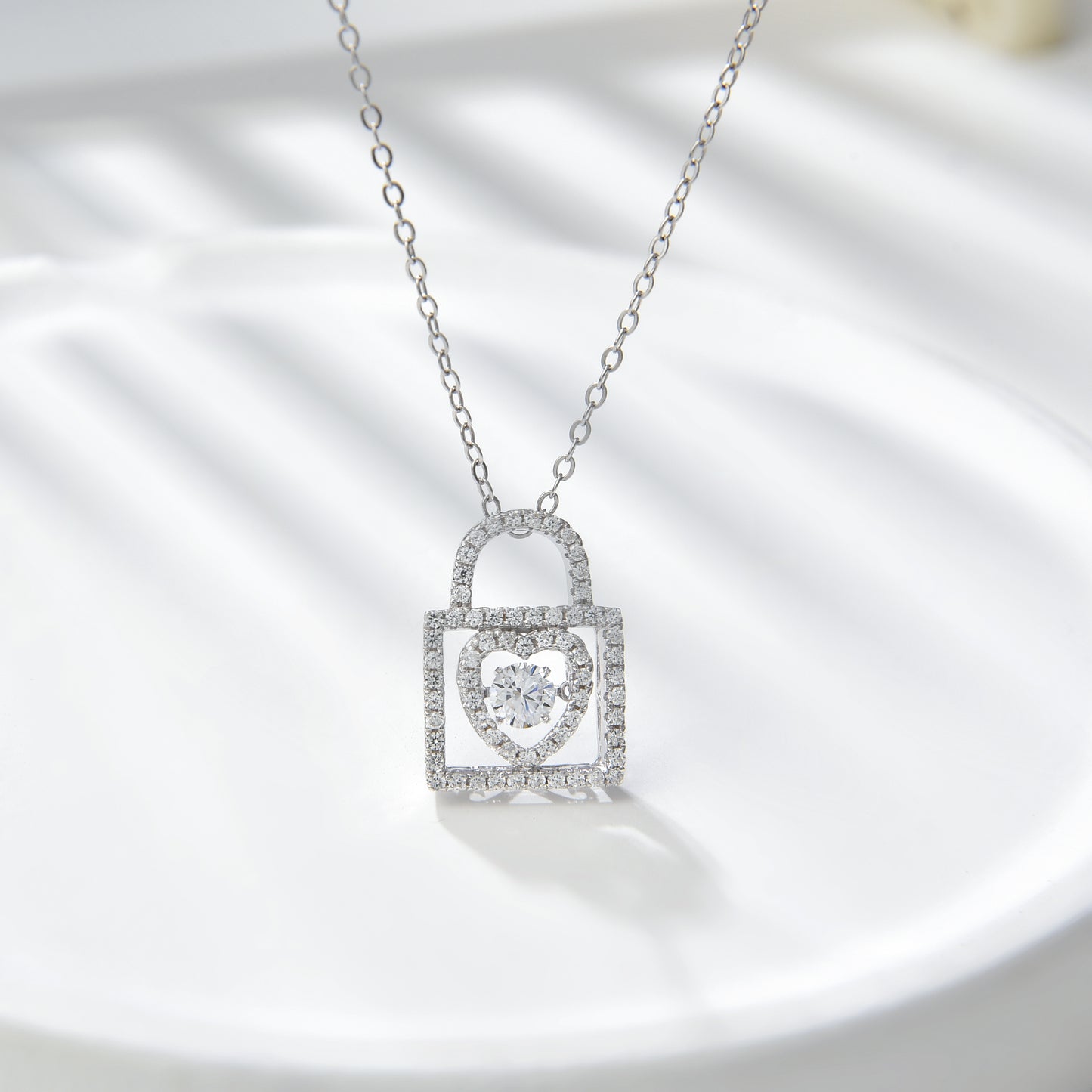 [TW] [#Link 57] Love Lock Shape 0.4 Carat S925 Sterling Silver Mossanite Necklace