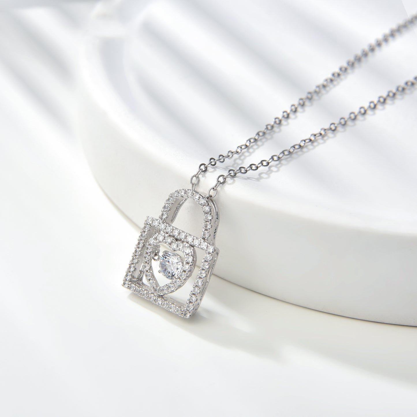 [TW] [#Link 57] Love Lock Shape 0.4 Carat S925 Sterling Silver Mossanite Necklace