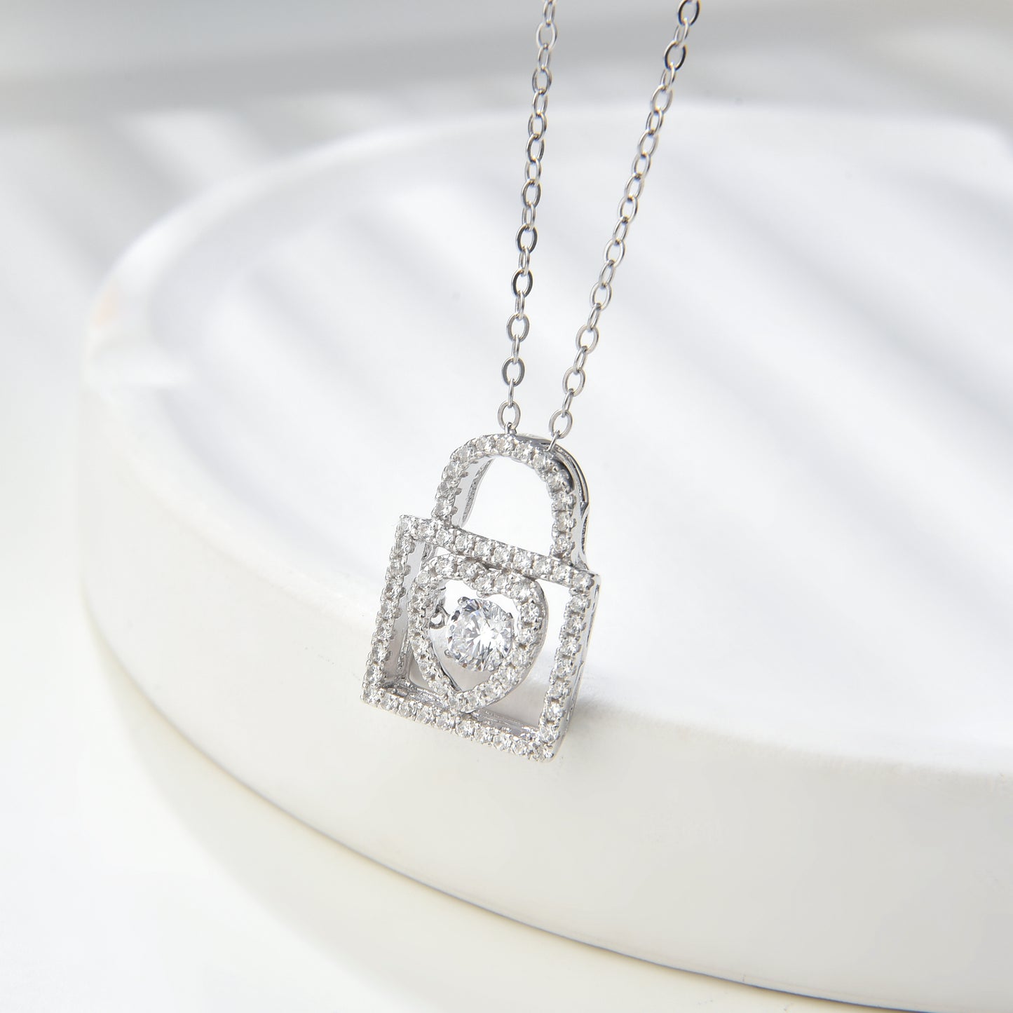 [TW] [#Link 57] Love Lock Shape 0.4 Carat S925 Sterling Silver Mossanite Necklace