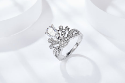 [TW] [#Link 14] 1.5 Carats Elegant Crown Ring S925 Sterling Silver Moissanite Ring